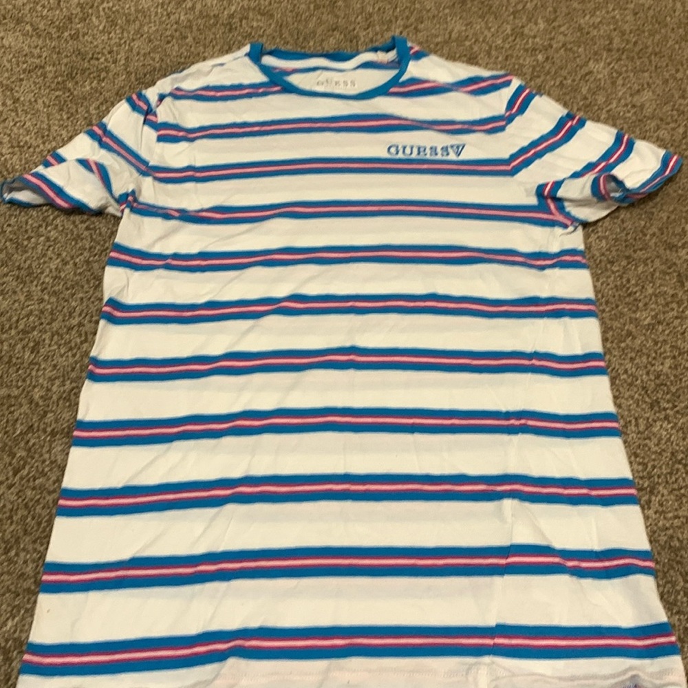 Guess T-shirt